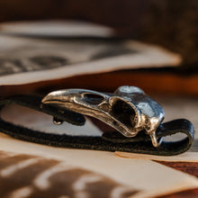 Load image into Gallery viewer, Raven Skull Wrist Strap