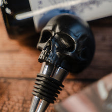 Load image into Gallery viewer, Close-up of a black skull wine stopper
