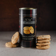 Load image into Gallery viewer, The Real Mary King&#39;s Close chocolate chip shortbread tub with shortbread biscuits piled on either side
