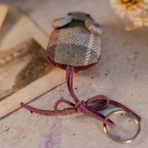 scottish gift keyring tweed